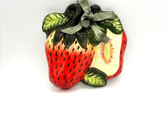 Vintage Ceramic Strawberry Green Ribbon Plaque Wall Hanging Kitchen Decor / Retro Porcelain Berry Fruit Dining Decoration