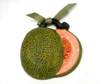 Vintage Ceramic Cantaloupe Green Ribbon Plaque Wall Hanging Kitchen Decor / Retro Porcelain Melon Fruit Dining Decoration