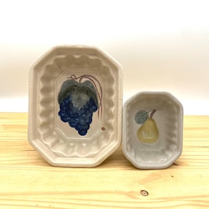 Vintage Rustic Farmhouse Country Ceramic Grape Pear Jello Baking Mold Set / Stoneware Food Fruit Kitchenware Wall Hanging Decor