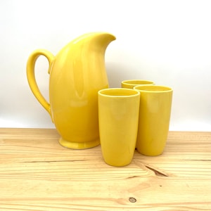 Vintage 50s Rare Yellow Santa Anita Ware California Modern Lip Pitcher and Cups / Retro Juice Cocktail Dining Barware Made in USA