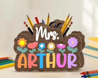 Back to School Teacher Gifts,Teacher Name Desk Pencil Holder Decor,Teacher Appreciation Gifts,Teacher Desk Organizer,Teacher Desk Pen Basket