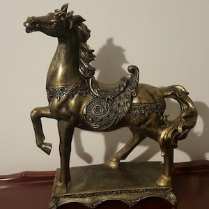 Horse Statue, Elegant and Majestic, Noble and Dancing ~ Representing Success, Perseverance & Courage