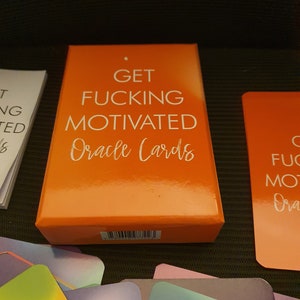 Cartas del Oráculo para Motivarse, Divertidas, Precisas, Solo para Adultos (Con Folleto Explicativo) para una GRAN SALUD MENTAL para Comenzar el Día