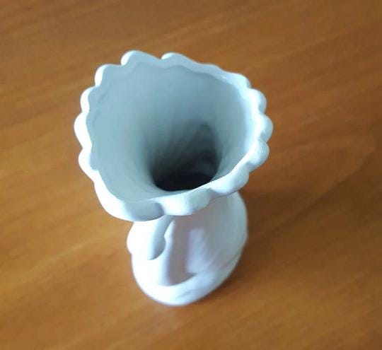 ヴィンテージの白鳥の陶器の花瓶 – 鳥の尾の彫刻デザイン - Etsy 日本