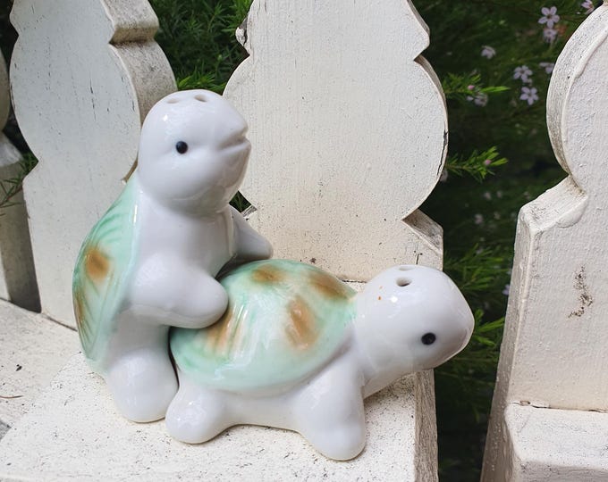 Vintage Ceramic Turtle Salt Pepper Shakers: Leapfrog Collectibles