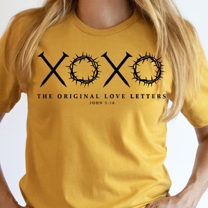 Cartas de amor originais XOXO, camiseta gráfica cristã, versículo bíblico João 3:16,