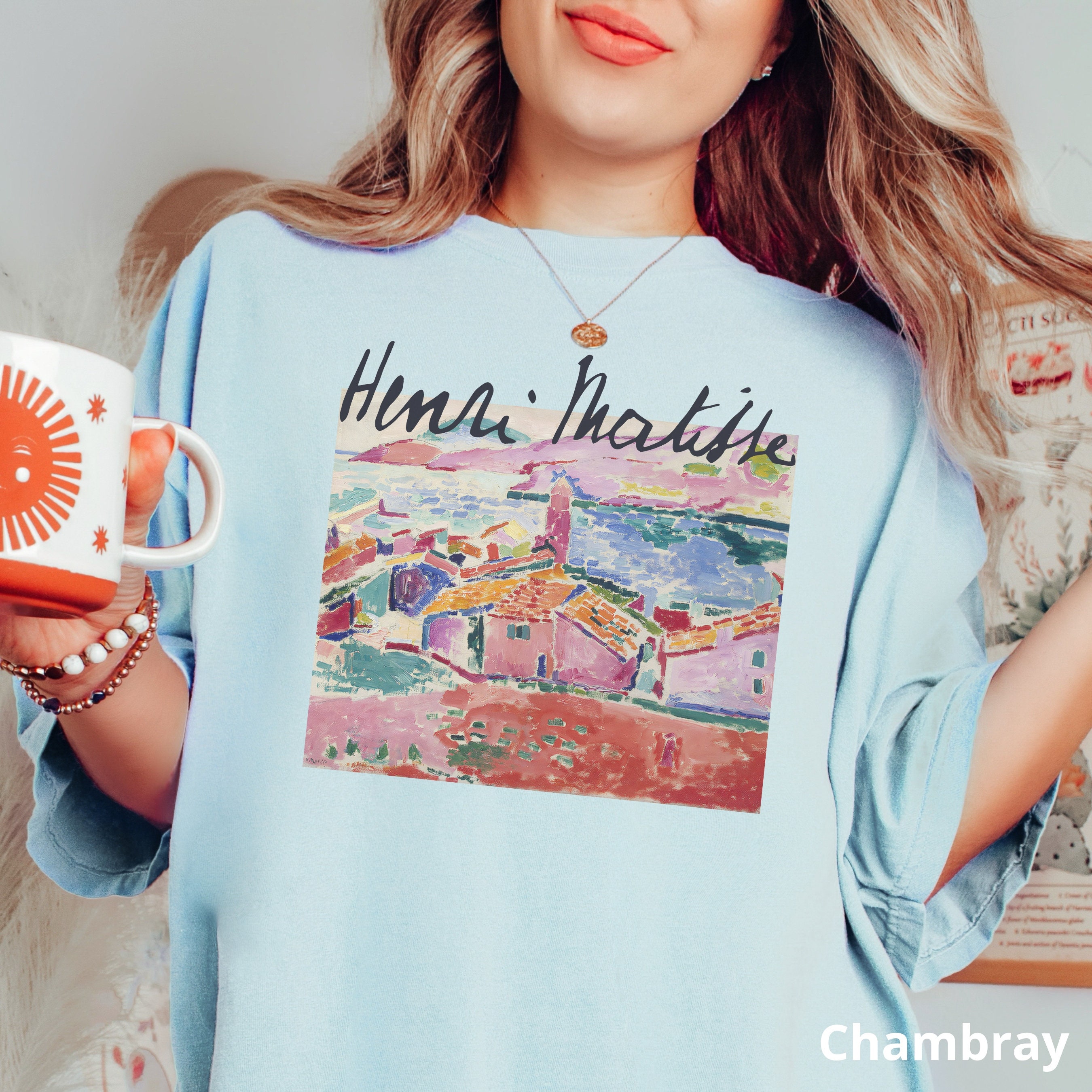 De Fiers Ratons Laveurs Artistes Posent à Côté De Leurs Peintures Et