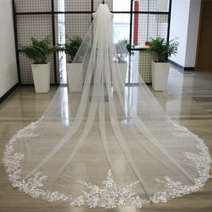 Sequined Floral Lace Veil/Ivory Bridal Veil with Sequins Long Bridal Veil& Comb Custom Length Veil Soft Tulle Bridal Veil with Lace Applique