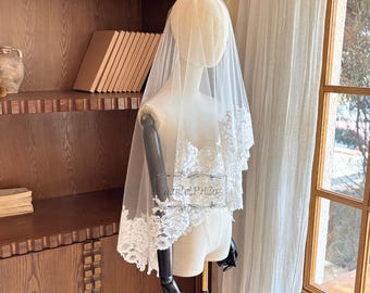 Floral Lace Blusher Wedding Veil, Two Tiers Bridal Veil, Short Ivory Veil, Elegant Boho Wedding Veil, Romantic Bridal Accessory