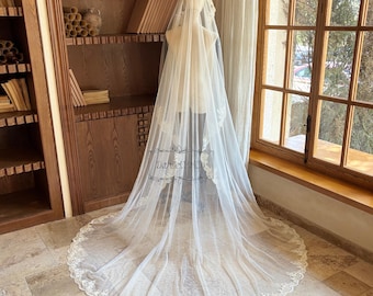 Vintage Champagne Floral Lace Mantilla Veil, Bridal Chapel Wedding Veil with 3 Hair Clips, Single Tier Long Bridal Veil, Handmade Drop Veil