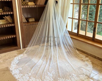 Elegant Cathedral Length Wedding Veil, Ivory Tulle Flower Lace Veil, Boho Bridal Veil, Romantic Floral Lace Trim