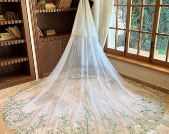 Sequined Leaf Lace Wedding Veil, Vintage Green Lace Blusher Veil, Two Tier Cathedral Veil, Floral Lace Edge Bridal Veil