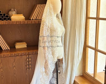 Luxury Cathedral Bridal Veil with Sequined Beaded Floral Lace, Mantilla Wedding Veil, Vintage Boho Full Lace Edge Veil, 3 Hair Clips