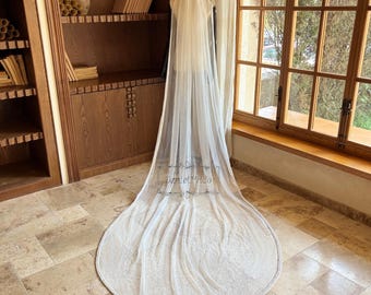 Ivory Cathedral Veil with Pearl Edge, Long Wedding Veil, Beaded Bridal Veil, Luxury Tulle Veil, Elegant Bride Veil, Chapel Length Veil