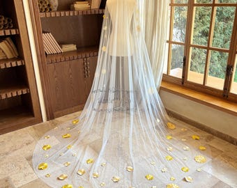 Yellow Flower Mantilla Wedding Veil, Floral Lace Bridal Veil with Comb, Elegant Vintage Wedding Veil, Boho Bridal Veil, Romantic Lace Veil