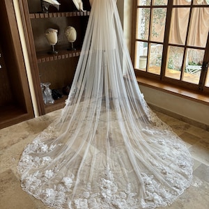 Long Cathedral Wedding Veil, Floral Lace Veil, 3D Flower Bridal Veil, Elegant Chapel Veil, Floral Veil, Lace Veil, Ivory Veil with Comb