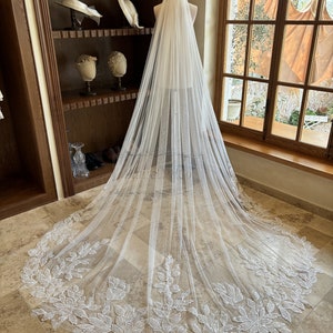 Véu de renda catedral, véu de noiva elegante, véu de casamento de renda floral, véu de noiva vintage, véu de capela de renda clássico, véu de tule macio com pente