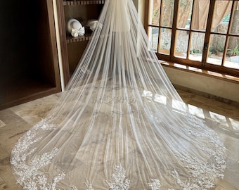Elegant Off White Floral Veil With Floral Applique And Beading Beaded Etched Floral Applique Cathedral Veil main image 4