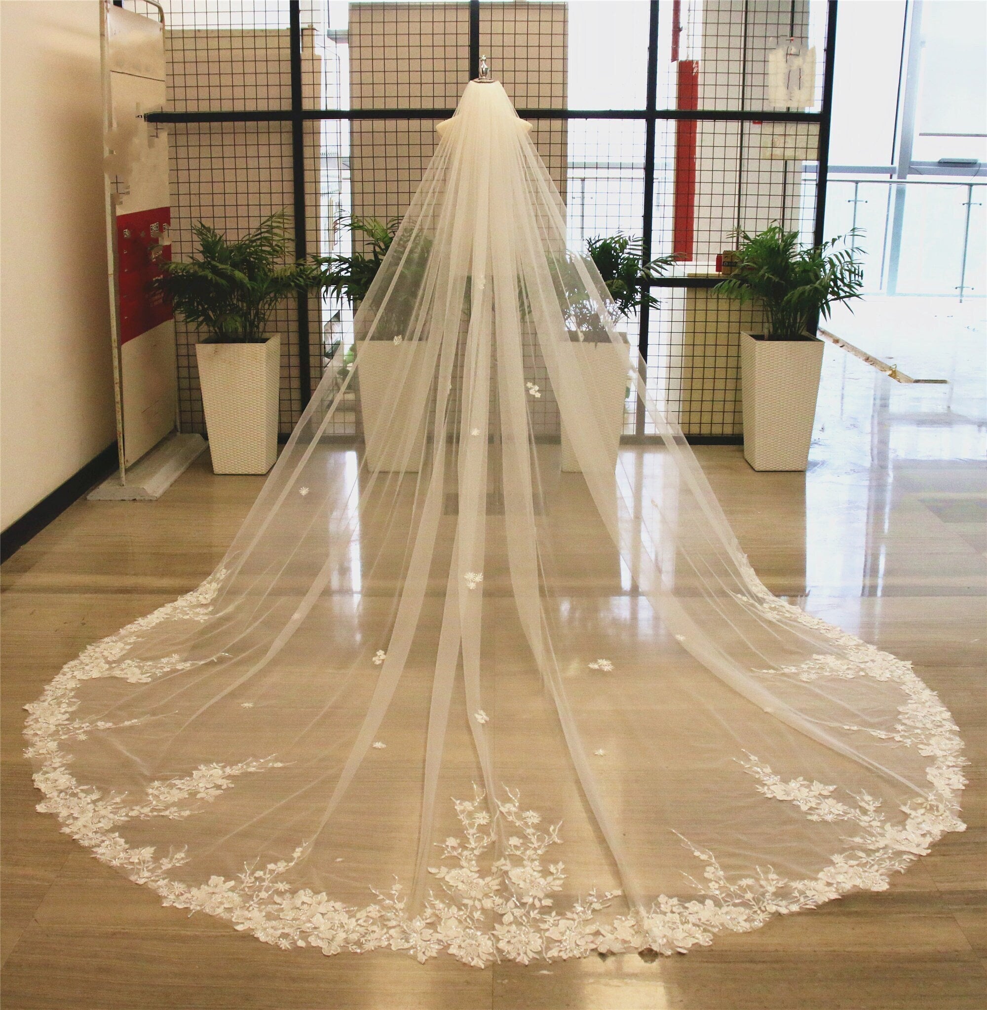 IUIU Pearl Tulle Wedding Veil