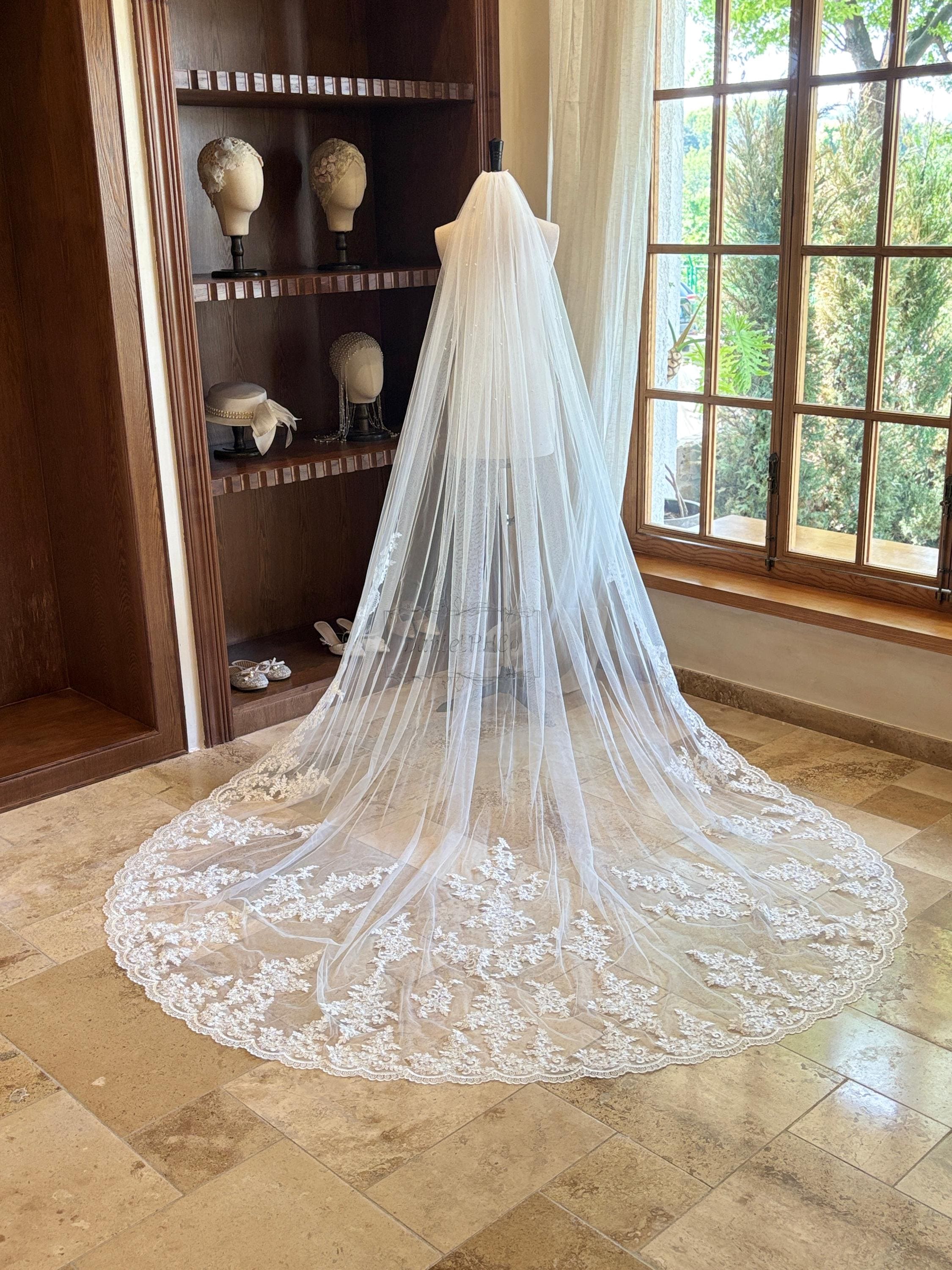 Vintage Lace Bridal Veil With Wired Hem & Pearl Headband Vintage 1990s Beaded Bridal Headband Wedding Veil Cream  main image 4
