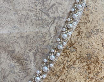 Pearl Bead Trim Cathedral Wedding Veil, Single Layer Long Bridal Veil, Delicate Pearl Crystal Edge, Elegant Tulle Veil for Bride