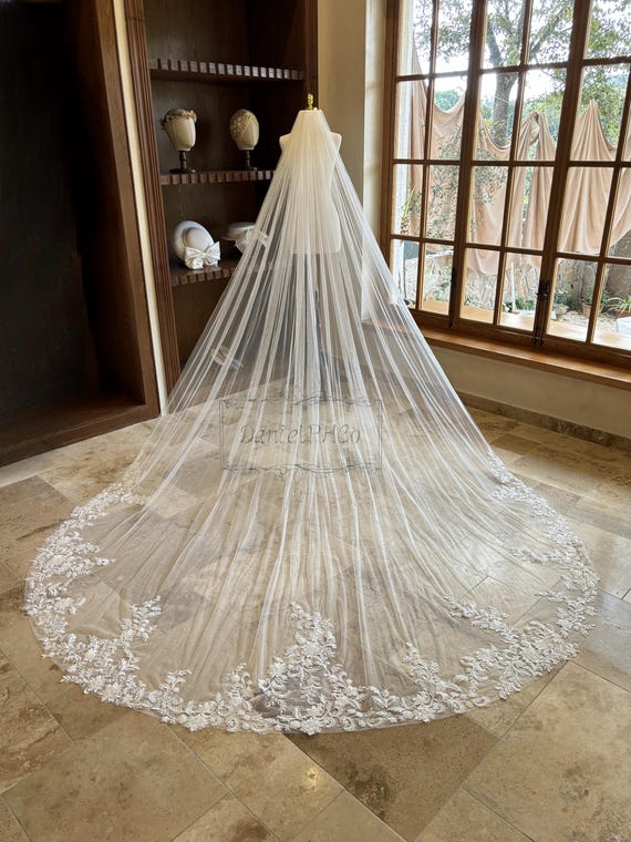 Beaded Floral Lace Wedding Veil, Luxury Bridal Cathedral  display picture 2