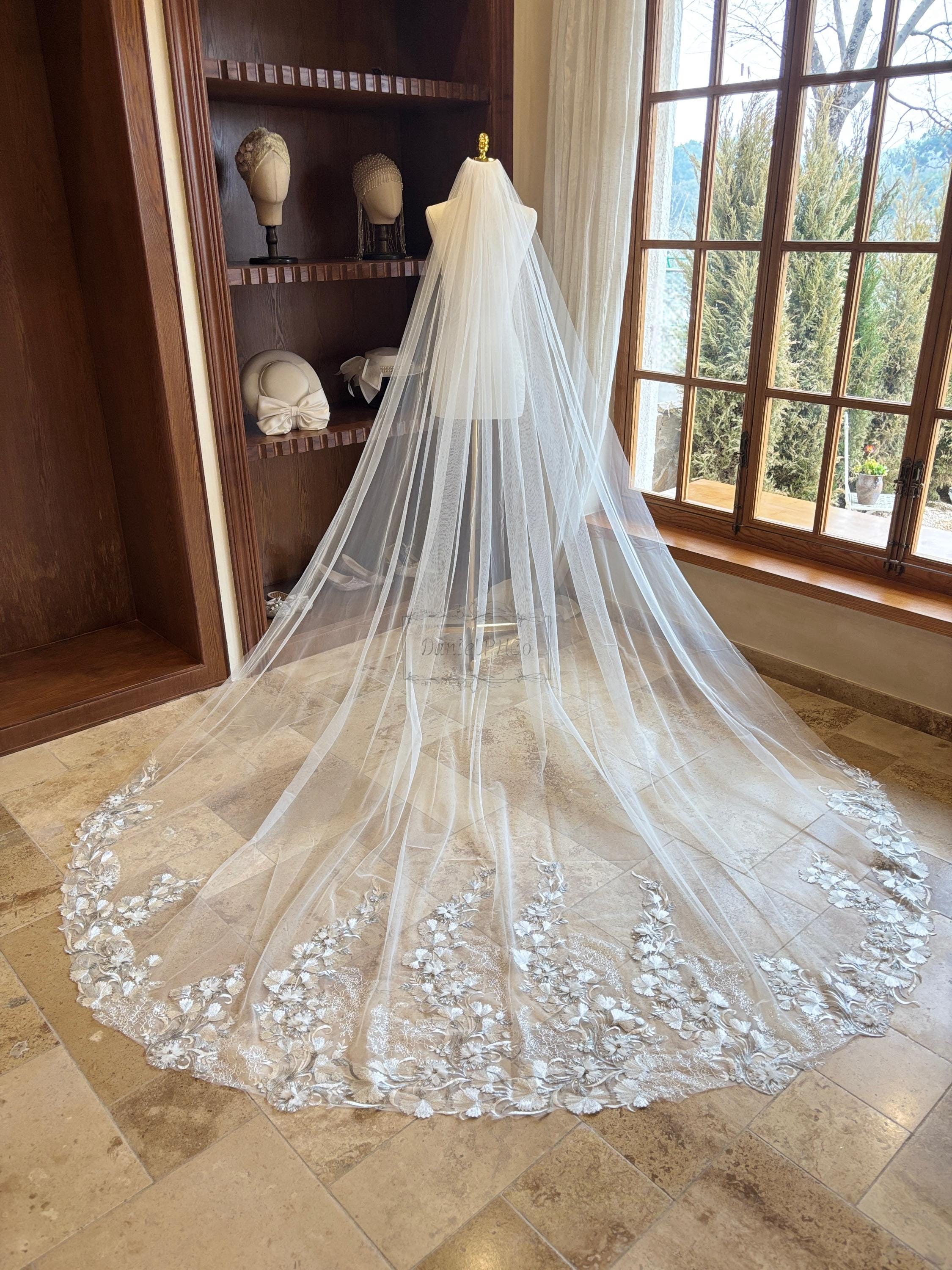 White Grey Lace Wedding Veil With Rhinestone, Elegant Vines  display picture 2