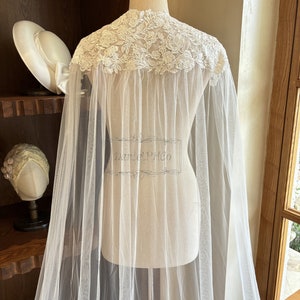 Bridal Floral Lace Cape Veil, Simple Elegant Shoulder Cape, Lace Wedding Cape, Cathedral Cape Veil, Floral Lace Wedding Cape, Chapel Cape