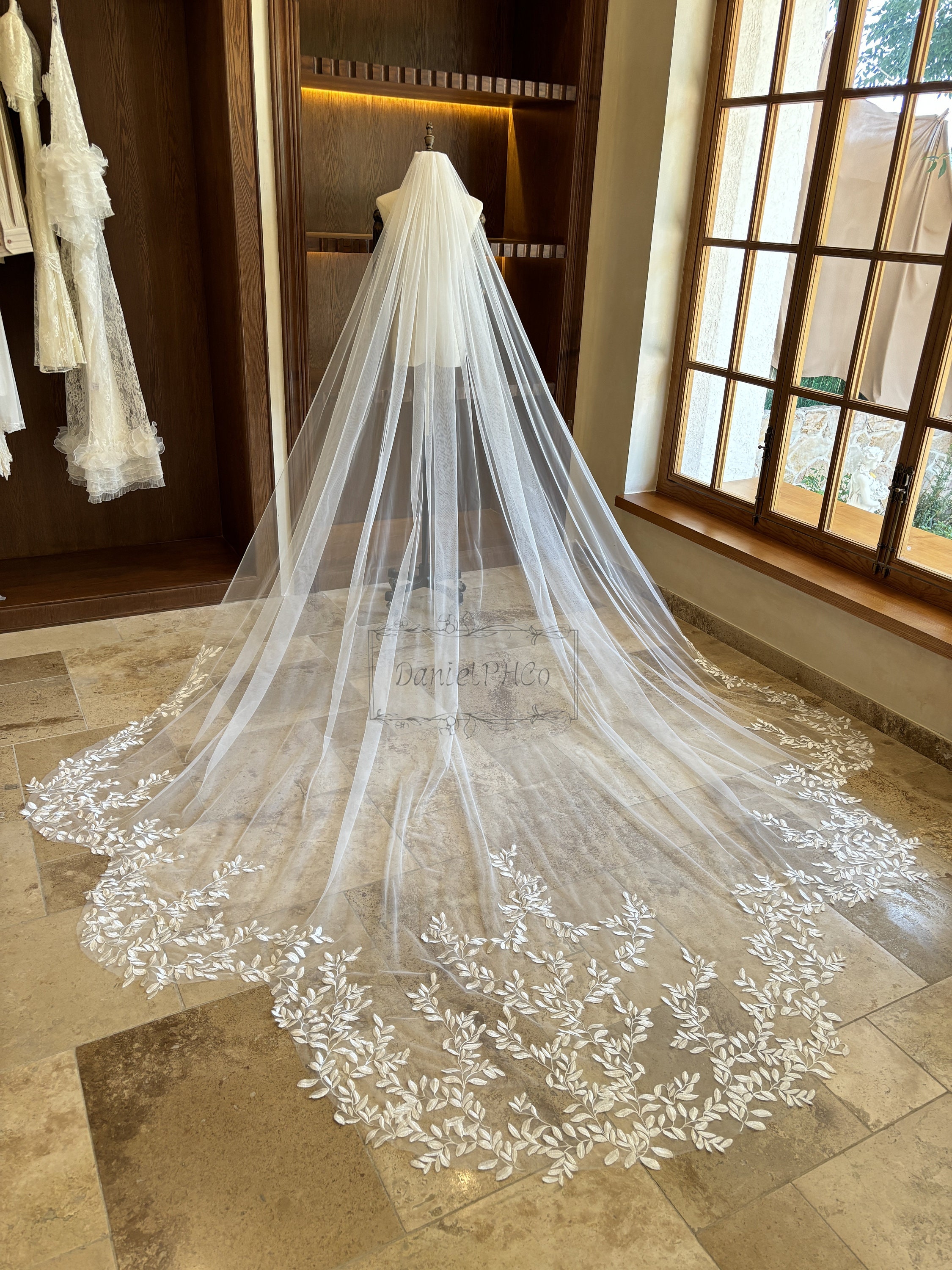Vintage Leaf Lace Wedding Veil, Lace Cathedral Veil, Leaf 