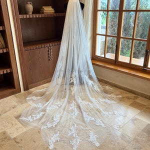 Vintage Sequined Lace Wedding Veil, Irregular Hem Lace Veil, Floral Lace Bridal Veil, Ivory Cathedral Veil, Lace Boho Veil, Floral Lace Veil