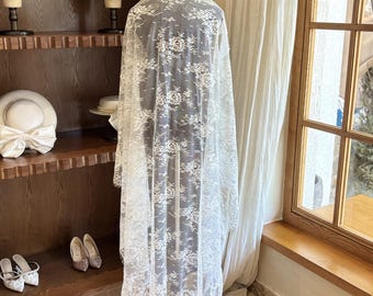 Short Lace Wedding Veil, Floral Mantilla Veil with Three Hair Clip, Floral Lace Cathedral Veil, White/Black Lace Veil, Bridal Drop Veil