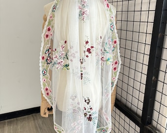 Vintage Floral Lace Wedding Veil, Lace Edge Bridal Veil, Short Fingertip Veil, Ivory Tulle Veil, Short Boho Lace Veil with Comb, Floral Veil