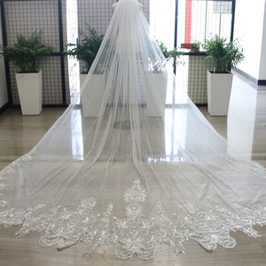 Delicate Bridal Veil with Sequins Bridal Veil Cathedral Veil with Comb Unique Trim Bridal Veil Lace Applique Bridal Veil Long Bridal Veil