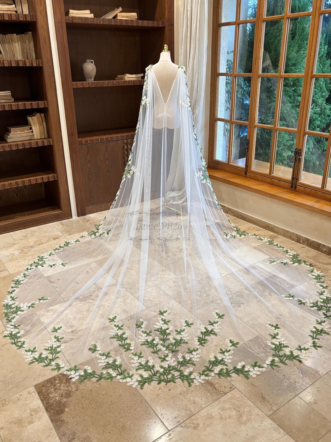 Velo a mantella in pizzo floreale, elegante velo a mantella con