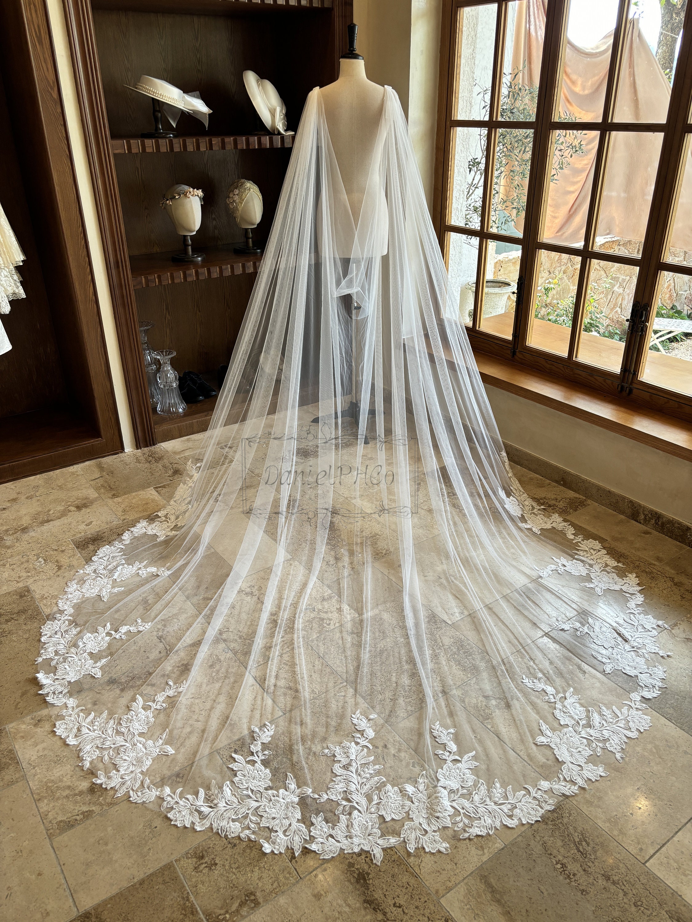 Floral Lace Wedding Cape With Pins, Bridal Shoulder Cape, Vintage