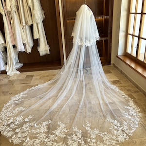 Floral Lace Edge Wedding Veil, Vintage Blusher Veil, Ivory Tulle Bridal Veil, Two Layers Wedding Veil, Flower Veil With Comb, Butterfly Veil