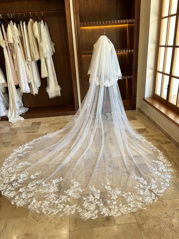 Ivory Lace Floral Bridal Veil with Scalloped Edge Thin Scalloped Lace Chapel or Cathedral Wedding Veil – One  main image 4