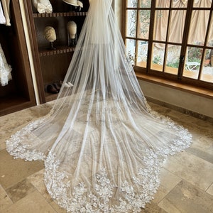 Elegant Floral Lace Wedding Veil, Irregular Hem Veil, Bridal Garden Wedding Veil, Long Cathedral Veil, Classic Lace Veil, 1 Tier Veil