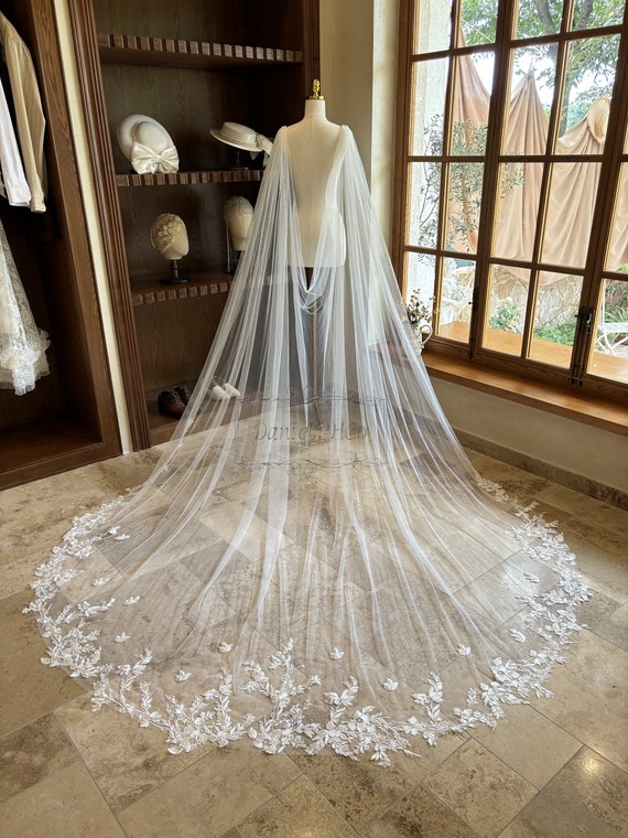 Elegant Lace Wedding Cape, Floral Lace Bridal Cape Veil, V  display picture 1