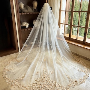 Khaki Flower Wedding Veil with Pearls, Floral Lace Bridal Veil, 3D Flower Wedding Veil, Long Cathedral Veil, Elegant Bridal Lace Veil