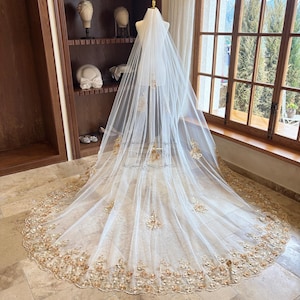 Retro Khaki Flower Cathedral Veil, Flower Lace Wedding Veil with Pearl, Flower Lace Bridal Veil, Lace Chapel Veil, Soft Tulle Veil with Comb