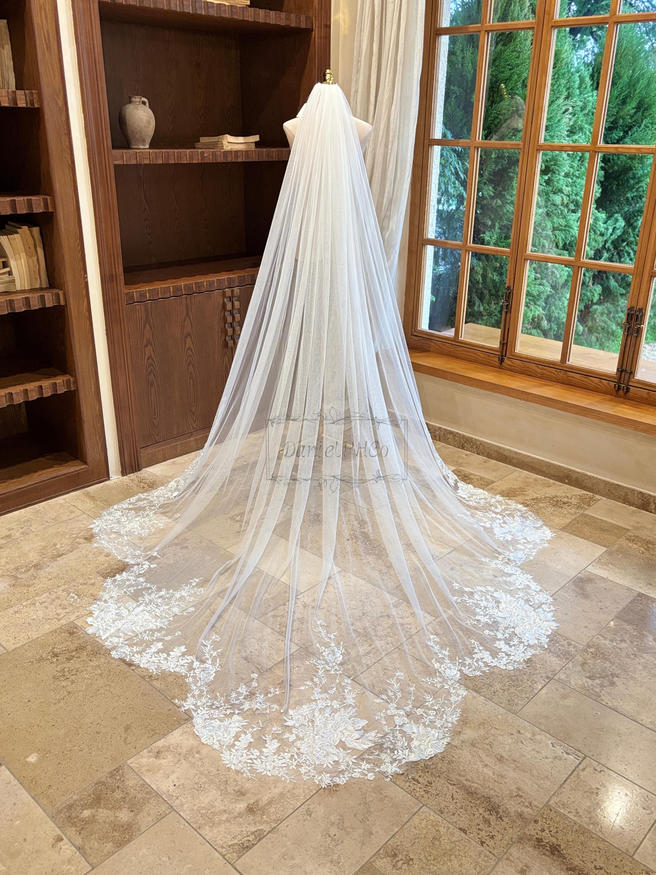Vintage Floral Lace Veil, Sequined Flower Bridal Veil  display picture 1