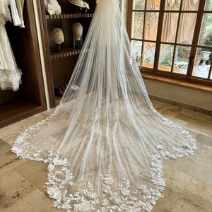 Vintage Irregular Hem Lace Veil, Floral Lace Wedding Veil, 3D Flower Bridal Veil, White/Ivory/Champagne/Beige Veil, 1 Tier Veil,Classic Veil