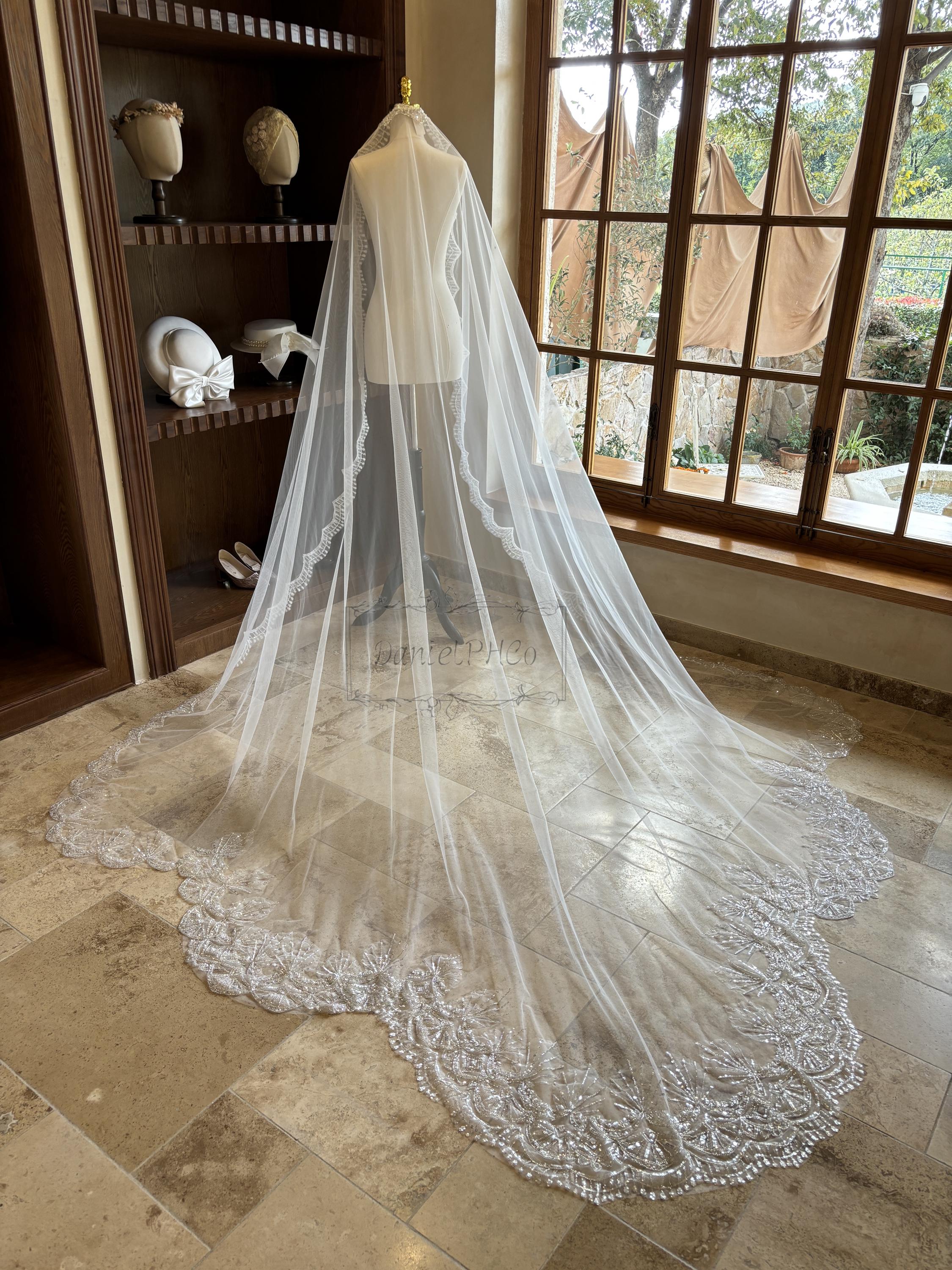 Sequined Lace Mantilla Wedding Veil, Irregular Hem Bride  display picture 3