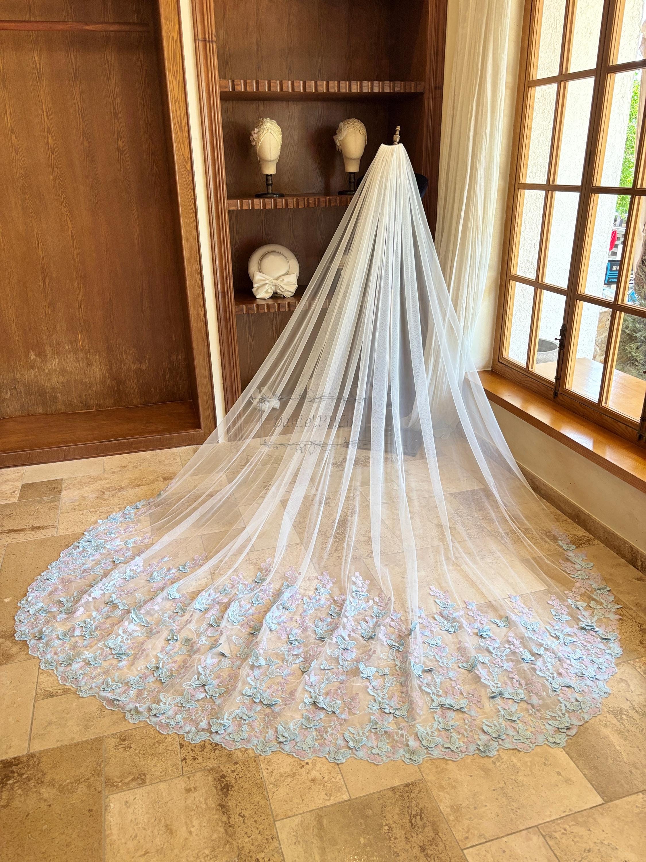 Romantic Butterfly Wedding Veil, Floral Lace Bridal Veil  display picture 2