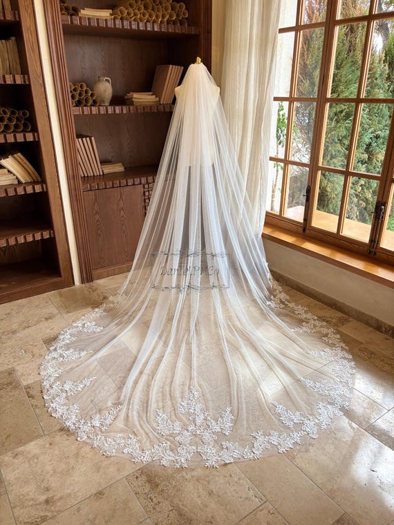 Sequined Flower Lace Cathedral Wedding Veil, Elegant Boho  display picture 2