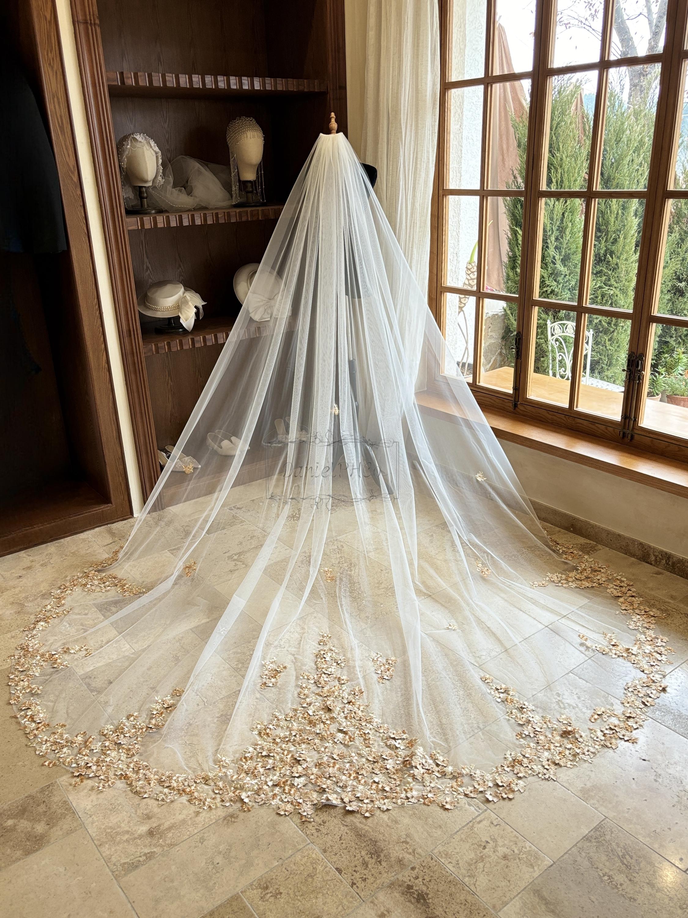 Khaki Flower Wedding Veil With Pearls, Floral Lace Bridal  display picture 3