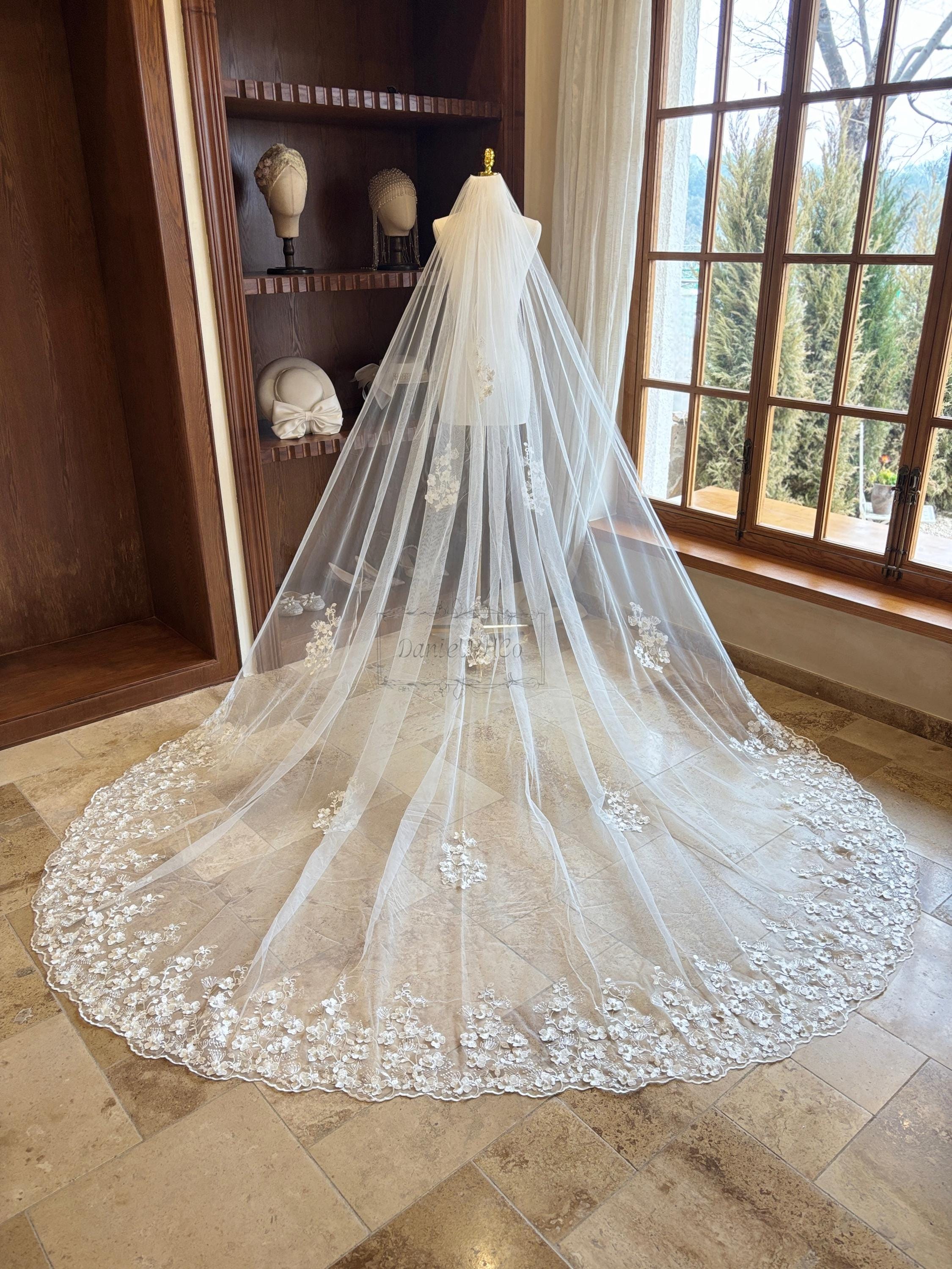 White Flower Lace Wedding Veil With Pearl, Retro Cathedral  display picture 2