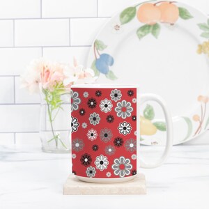 Retro roter Flower Power Becher Deluxe 15oz.