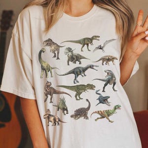 Dinosaurier Shirt Paläontologie Tshirt Fossilien Crewneck TRex Goblincore Vintage Skeleton Dino Alt Goth Triceratops Dark Academia Comfort Colors